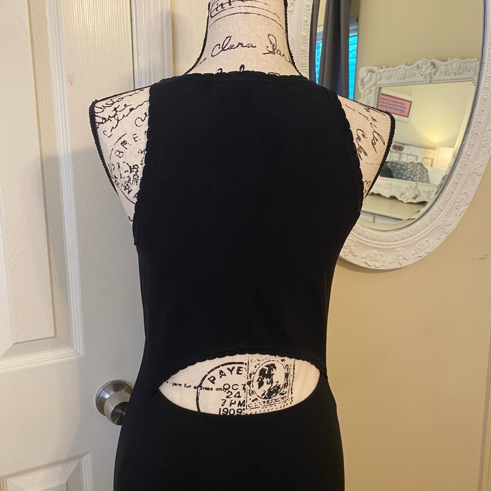 Dress - Picture 4 of 4